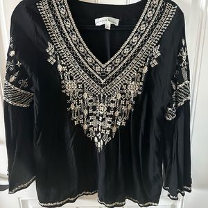 Chelsea &Theadore black with ivory embroidery top with bell sleeves size M